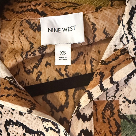 Great fall colored, snake print button down shirt dress with front tie! - Picture 5 of 9